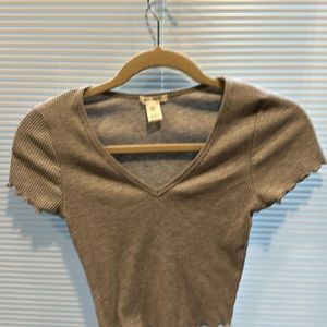 Grey cropped top, great condition